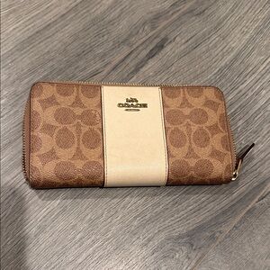 Coach Tan and Cream Signature Wallet